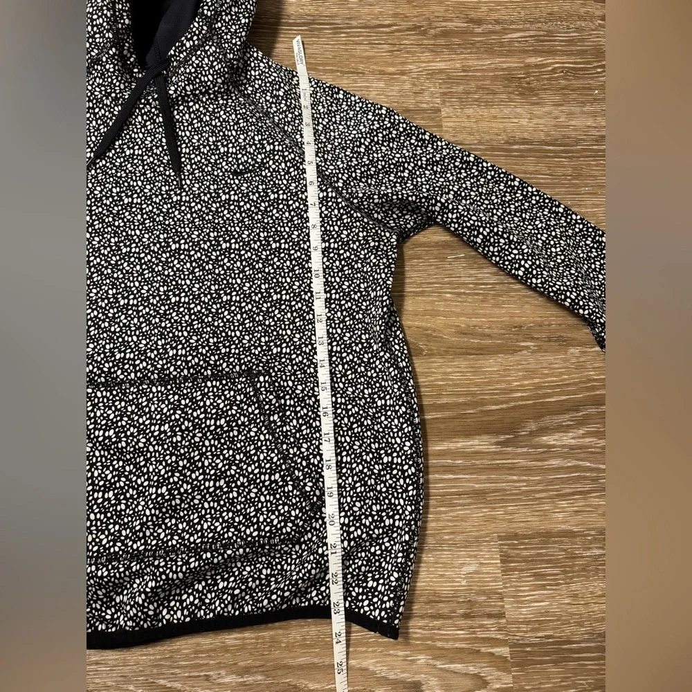 Nike Women's Therma Fit Fleece Lined Hoodie w Front‎ Pocket Size M Petal Pattern
